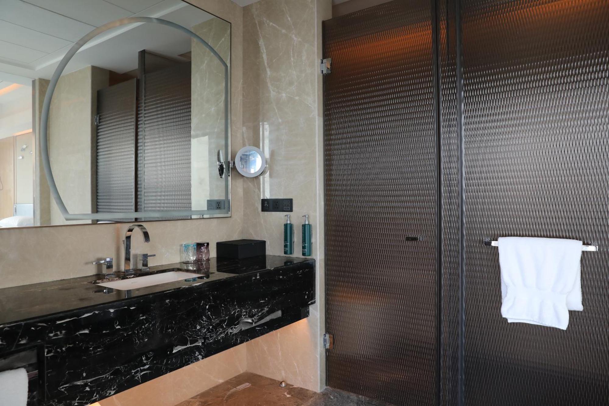 Hilton Yancheng Hotel Yancheng  Exterior photo